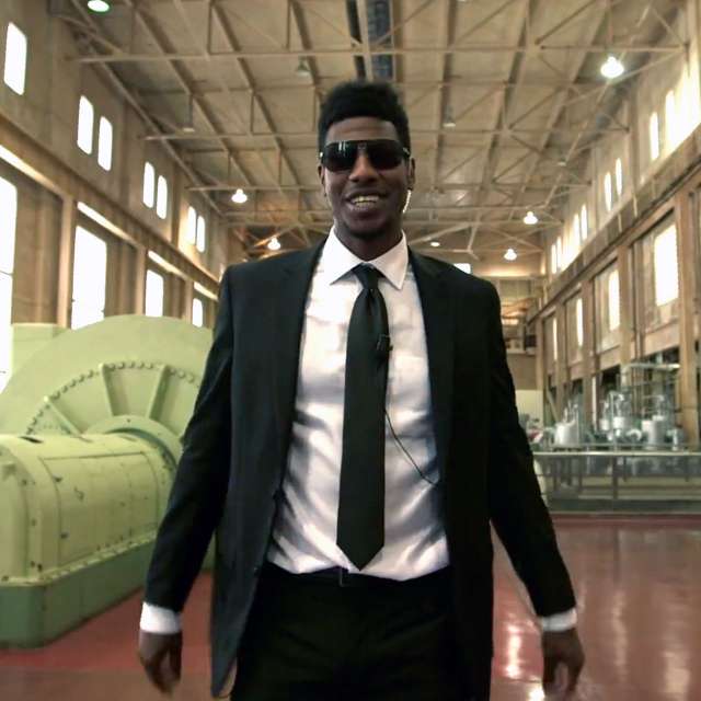 Iman Shumpert plays a guard in "November Man" prank