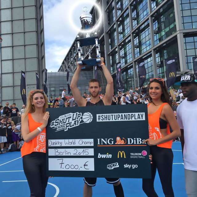 Jordan Kilganon wins #ShutUpAndPlay dunk contest in Berlin