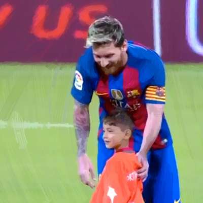 Lionel Messi meets Murtaza Ahmadi in Qatar